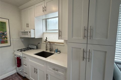 Copropriété à louer à Coral Gables, Floride: 1 chambre, 57.6 m2 № 2385001 - photo 2
