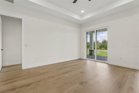 House in Auburndale, Florida 4 bedrooms, 261.61 sq.m. № 2205431 - photo 5