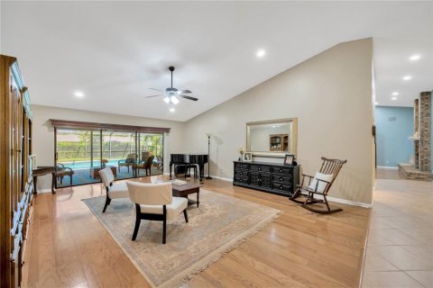 House in Brandon, Florida 5 bedrooms, 344.85 sq.m. № 1659490 - photo 12