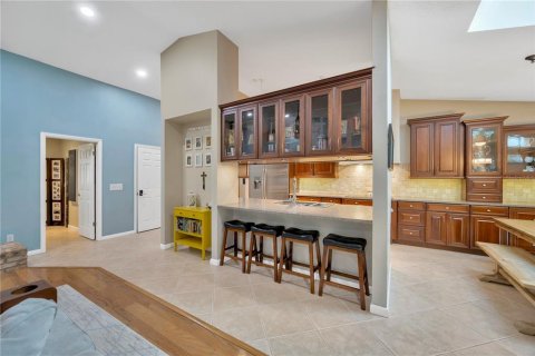 House in Brandon, Florida 5 bedrooms, 344.85 sq.m. № 1659490 - photo 22