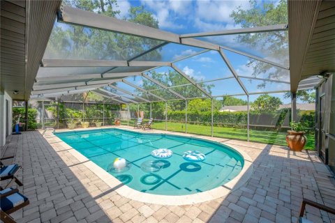 House in Brandon, Florida 5 bedrooms, 344.85 sq.m. № 1659490 - photo 25
