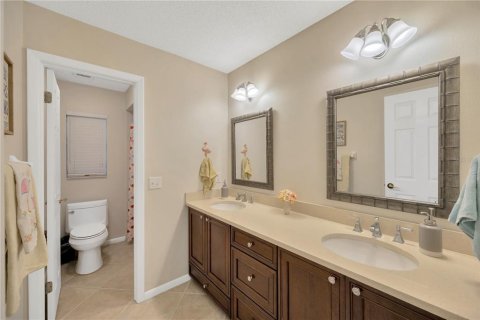House in Brandon, Florida 5 bedrooms, 344.85 sq.m. № 1659490 - photo 30