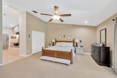 House in Brandon, Florida 5 bedrooms, 344.85 sq.m. № 1659490 - photo 14