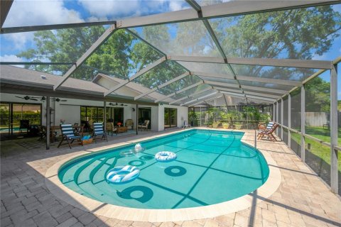 House in Brandon, Florida 5 bedrooms, 344.85 sq.m. № 1659490 - photo 24