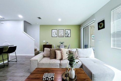 Townhouse in Tampa, Florida 3 bedrooms, 143.07 sq.m. № 2384058 - photo 26