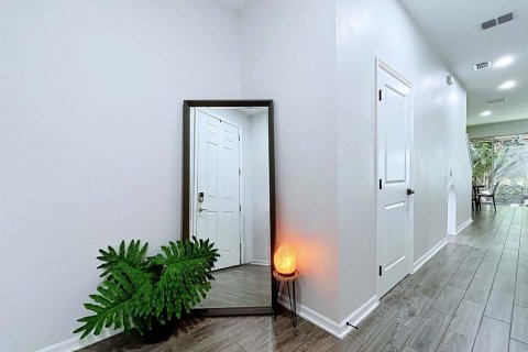 Townhouse in Tampa, Florida 3 bedrooms, 143.07 sq.m. № 2384058 - photo 6