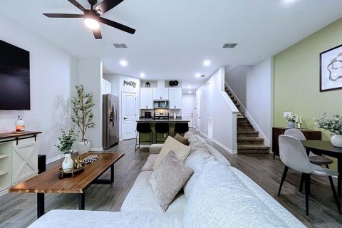 Townhouse in Tampa, Florida 3 bedrooms, 143.07 sq.m. № 2384058 - photo 28