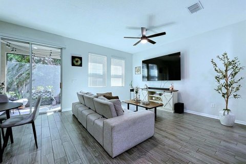 Townhouse in Tampa, Florida 3 bedrooms, 143.07 sq.m. № 2384058 - photo 23
