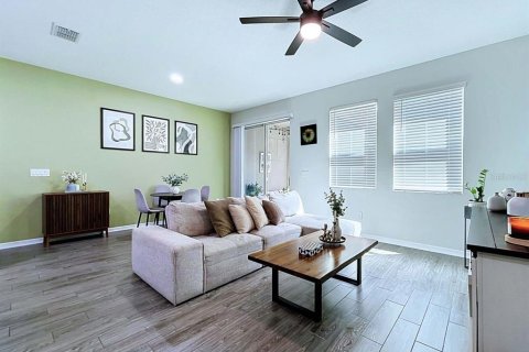Townhouse in Tampa, Florida 3 bedrooms, 143.07 sq.m. № 2384058 - photo 25