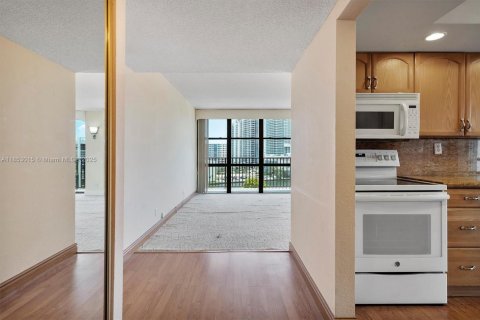 Купить кондоминиум в Халландейл-Бич, Флорида 2 спальни, 132.85м2, № 1877578 - фото 26