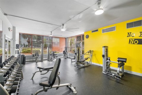 Купить кондоминиум в Халландейл-Бич, Флорида 2 спальни, 132.85м2, № 1877578 - фото 6