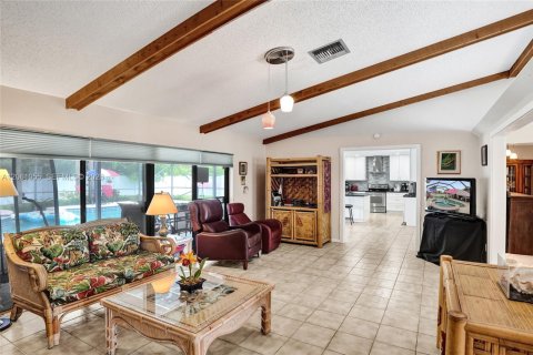 House in Plantation, Florida 4 bedrooms, 218.13 sq.m. № 2246148 - photo 18