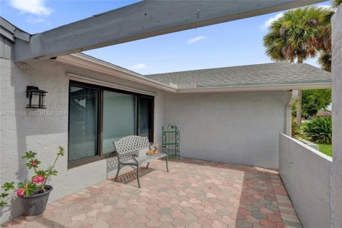 House in Plantation, Florida 4 bedrooms, 218.13 sq.m. № 2246148 - photo 7