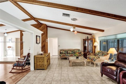 House in Plantation, Florida 4 bedrooms, 218.13 sq.m. № 2246148 - photo 17