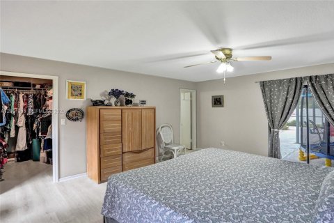 House in Plantation, Florida 4 bedrooms, 218.13 sq.m. № 2246148 - photo 29