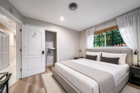 Купить виллу или дом в Форт-Лодердейл, Флорида 3 спальни, № 2074509 - фото 17