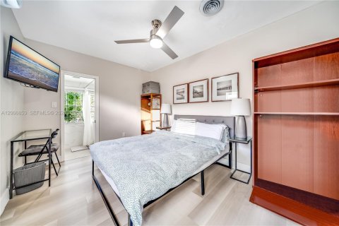 Купить виллу или дом в Форт-Лодердейл, Флорида 3 спальни, № 2074509 - фото 12