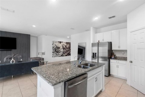 House in Kissimmee, Florida 4 bedrooms, 166.57 sq.m. № 1816162 - photo 8