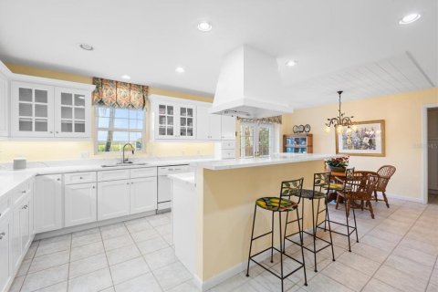 House in Bradenton, Florida 4 bedrooms, 284.19 sq.m. № 1543044 - photo 10