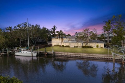 House in Bradenton, Florida 4 bedrooms, 284.19 sq.m. № 1543044 - photo 5