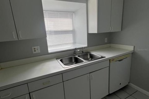 Condominio en alquiler en Tampa, Florida, 2 dormitorios, 89.19 m2 № 1865901 - foto 8