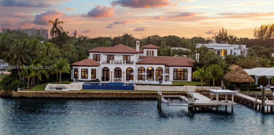 Casa en West Palm Beach, Florida 7 dormitorios, 890.19 m2 № 1982516