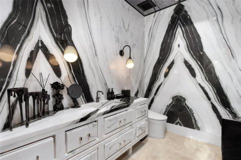 Casa en venta en West Palm Beach, Florida, 7 dormitorios, 890.19 m2 № 1982516 - foto 16