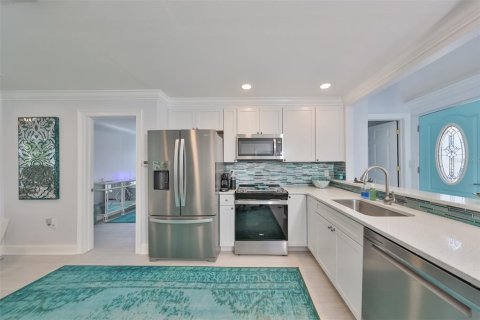 Casa en venta en Madeira Beach, Florida, 2 dormitorios, 111.11 m2 № 1751169 - foto 14