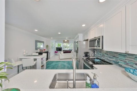 Casa en venta en Madeira Beach, Florida, 2 dormitorios, 111.11 m2 № 1751169 - foto 16