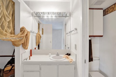 Touwnhouse à vendre à Davie, Floride: 3 chambres, 131.92 m2 № 2152723 - photo 18