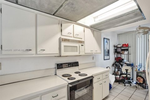 Touwnhouse à vendre à Davie, Floride: 3 chambres, 131.92 m2 № 2152723 - photo 9