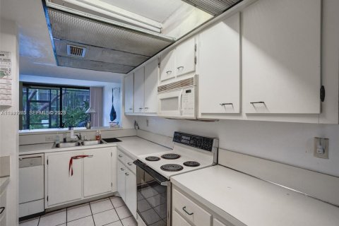 Touwnhouse à vendre à Davie, Floride: 3 chambres, 131.92 m2 № 2152723 - photo 10