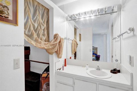 Touwnhouse à vendre à Davie, Floride: 3 chambres, 131.92 m2 № 2152723 - photo 16