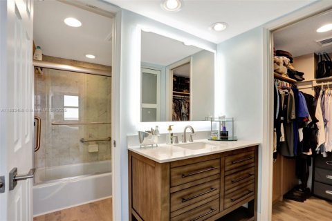 Copropriété à vendre à Pompano Beach, Floride: 2 chambres, 93.09 m2 № 1742296 - photo 29