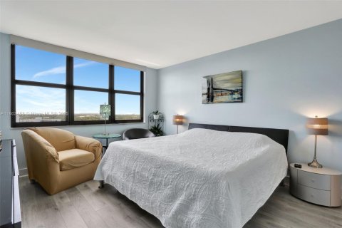 Copropriété à vendre à Pompano Beach, Floride: 2 chambres, 93.09 m2 № 1742296 - photo 24