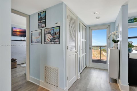 Copropriété à vendre à Pompano Beach, Floride: 2 chambres, 93.09 m2 № 1742296 - photo 4