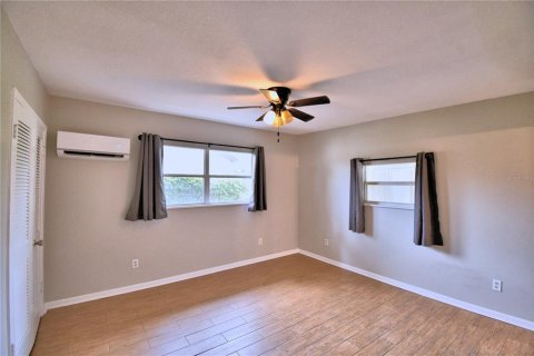 House in Winter Haven, Florida 3 bedrooms, 148.36 sq.m. № 1602640 - photo 9