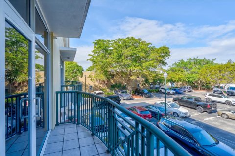 Commercial property in Miami Lakes, Florida № 1998861 - photo 21