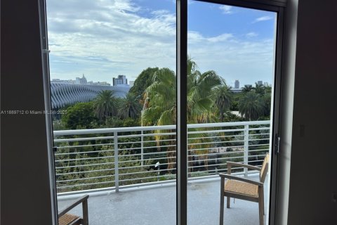 Снять в аренду кондоминиум в Майами-Бич, Флорида 1 спальня, 106.37м2, № 1938951 - фото 8
