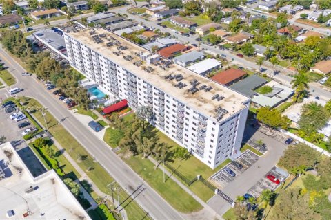 Condominio en venta en Miami, Florida, 1 dormitorio, 65.96 m2 № 1783789 - foto 1