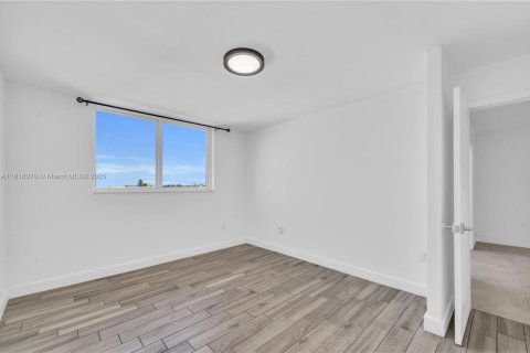 Condominio en venta en Miami, Florida, 1 dormitorio, 65.96 m2 № 1783789 - foto 3