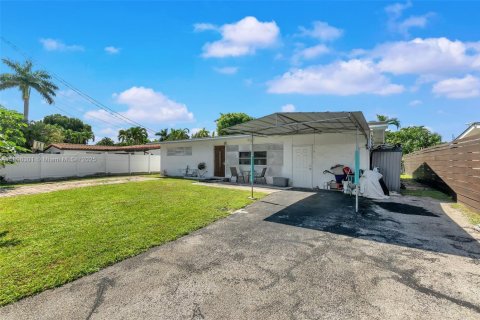 Casa en venta en Fort Lauderdale, Florida, 3 dormitorios, 127.46 m2 № 1950803 - foto 3