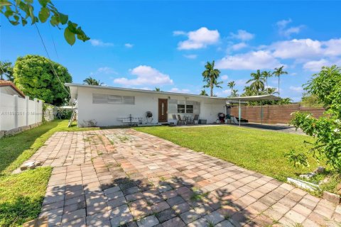 Casa en venta en Fort Lauderdale, Florida, 3 dormitorios, 127.46 m2 № 1950803 - foto 2
