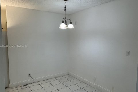 Condominio en alquiler en Coral Springs, Florida, 2 dormitorios, 76.18 m2 № 2041276 - foto 9