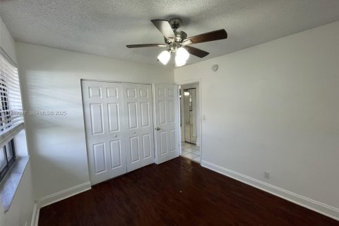 Condominio en alquiler en Coral Springs, Florida, 2 dormitorios, 76.18 m2 № 2041276 - foto 17