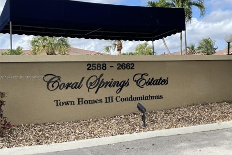 Condominio en alquiler en Coral Springs, Florida, 2 dormitorios, 76.18 m2 № 2041276 - foto 5