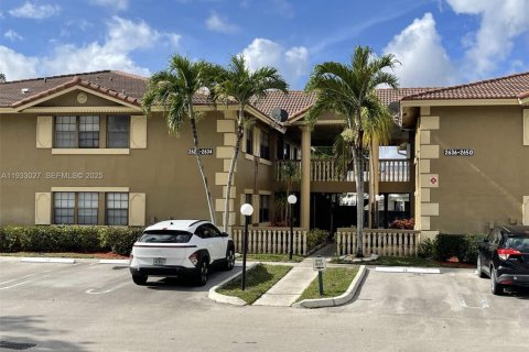 Кондоминиум с 2 спальнями в Корал-Спрингс, Флорида № 2041276