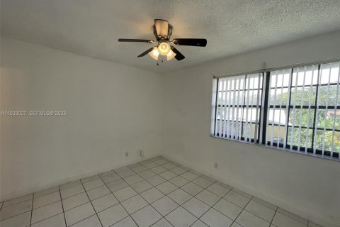 Condominio en alquiler en Coral Springs, Florida, 2 dormitorios, 76.18 m2 № 2041276 - foto 20