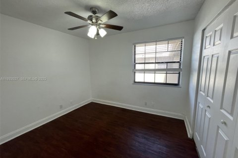 Condominio en alquiler en Coral Springs, Florida, 2 dormitorios, 76.18 m2 № 2041276 - foto 18