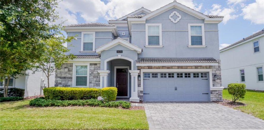 House in Davenport, Florida 8 bedrooms, 363.15 sq.m. № 1398977